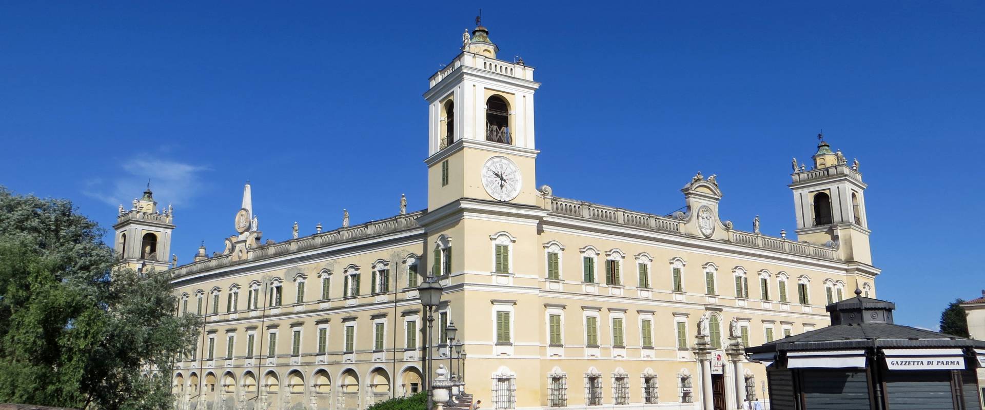 Palazzo Ducale (Colorno) - facciata e lato nord-ovest 1 2019-06-20 foto di Parma198